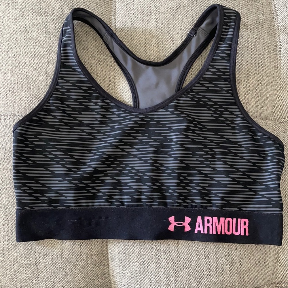 Under Armour sports bra size Small